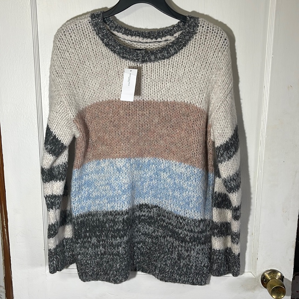 American Eagle Sweater